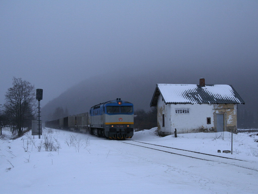 013678